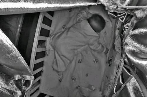 3个月宝宝趴睡后身亡，别用孩子的命为无知买单！